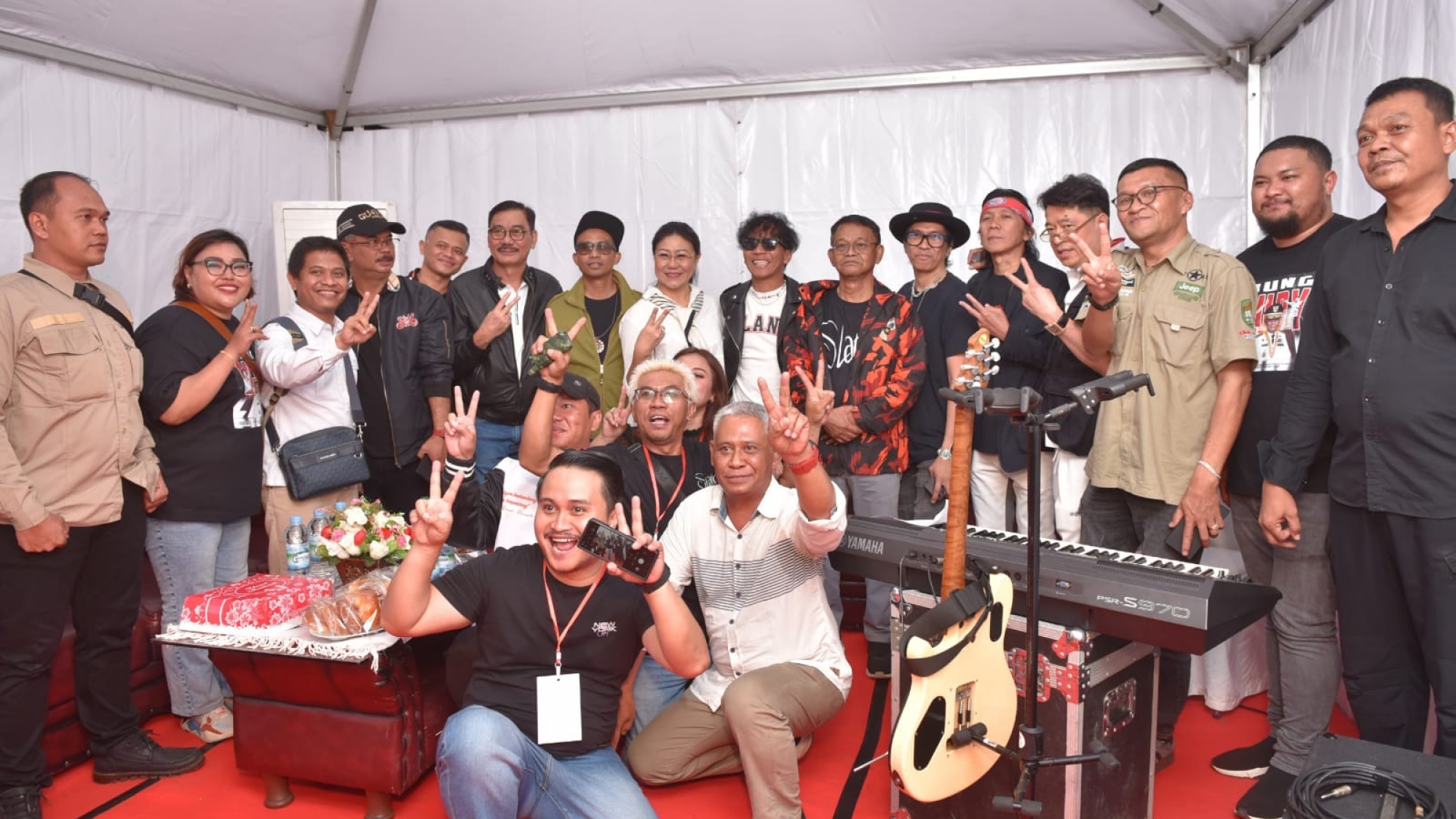 Slank-Hipnotis-Masyarakat-Sulteng-Gubernur-Konser-Slank-Murni-Untuk-Hiburan